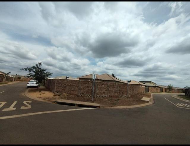 4 BEDROOM HOUSE FOR SALE IN SKY CITY